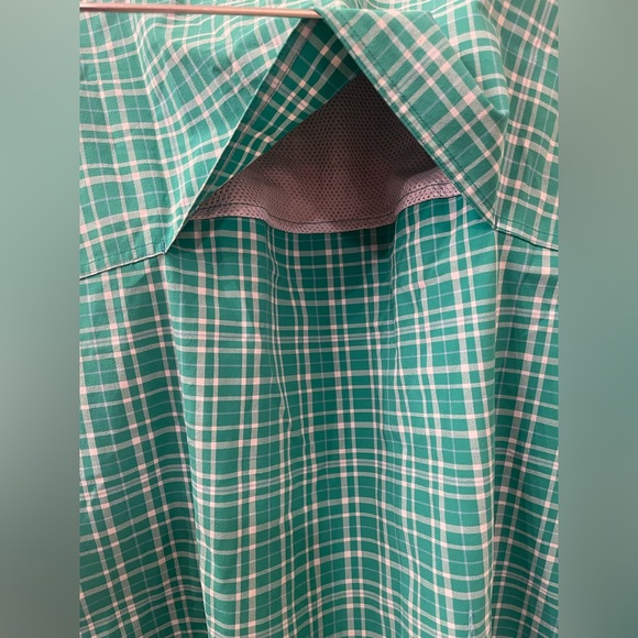 Duluth Trading Co Green Plaid Men's Vented Nylon Blend Outdoors Shirt - Medium - Picture 3 of 11